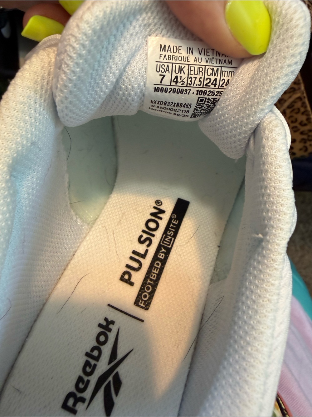 White and mint green Reeboks - Picture 5 of 5
